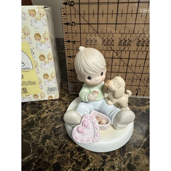 precious moments figurine Sharing Our Christmas Together - Picture 8 of 8